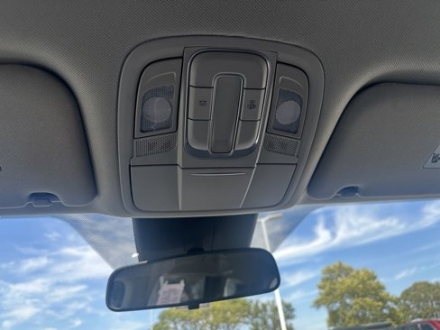 Used 2020 Hyundai Santa Fe SE image 25