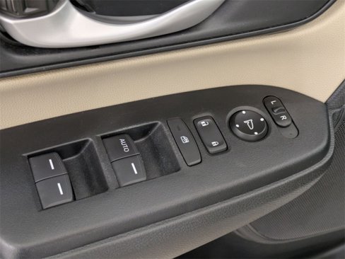 Used 2018 Honda CR-V LX image 16