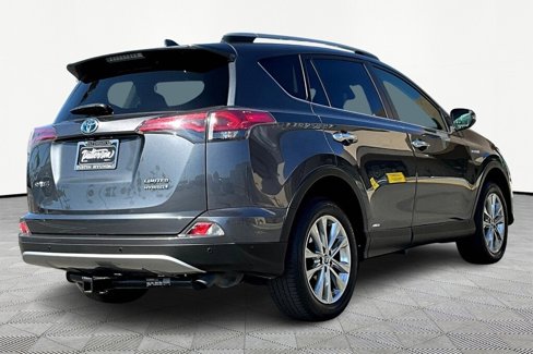 Used 2018 Toyota RAV4 Limited image 2