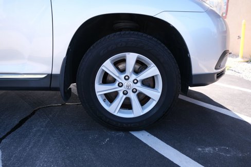 Used 2013 Toyota Highlander 4WD image 18