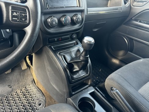 Used 2016 Jeep Patriot Sport w/ Power Value Group image 12