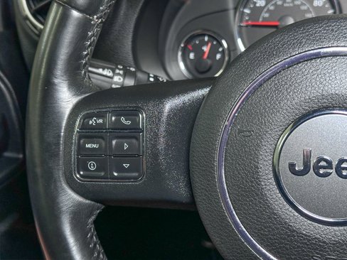 Used 2017 Jeep Wrangler Unlimited Rubicon w/ Connectivity Group image 31