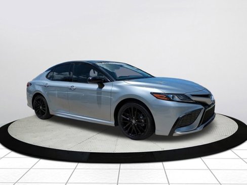 Used 2024 Toyota Camry XSE image 1