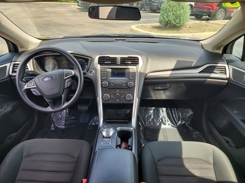 Used 2018 Ford Fusion SE image 12