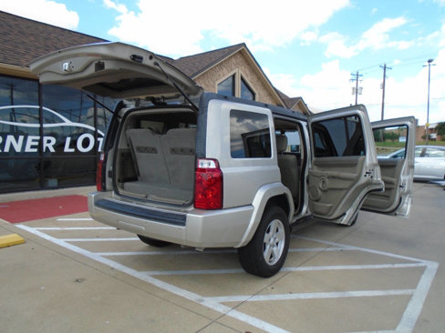 Used 2007 Jeep Commander Sport image 24