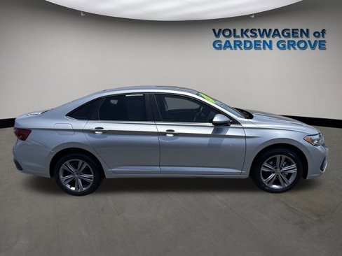 Used 2023 Volkswagen Jetta SE image 12