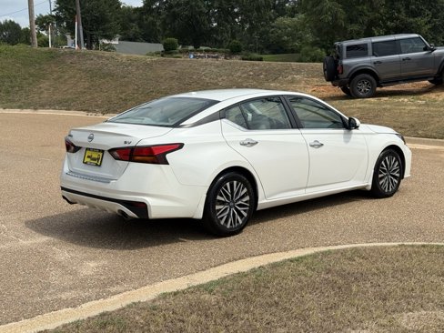 Used 2023 Nissan Altima 2.5 SV image 5