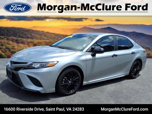 Used 2020 Toyota Camry SE image 1