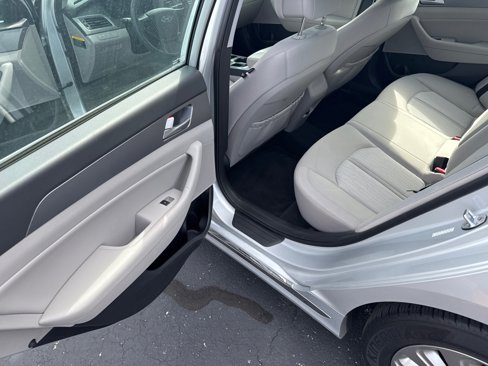 Used 2016 Hyundai Sonata SE image 10