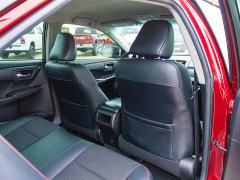 Used 2017 Toyota Camry SE image 16