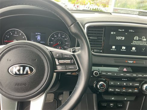 Used 2022 Kia Sportage EX image 26