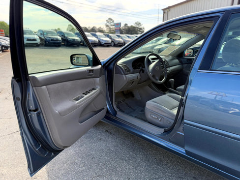 Used 2004 Toyota Camry SE image 8