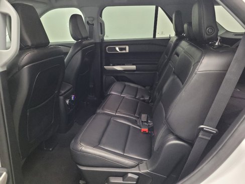 Used 2020 Ford Explorer XLT w/ Equipment Group 202A image 18