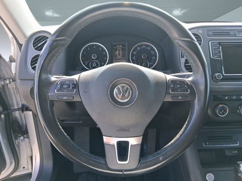 Used 2017 Volkswagen Tiguan S image 13