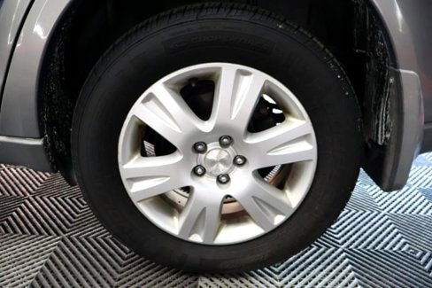 Used 2005 Subaru Outback 2.5i image 13
