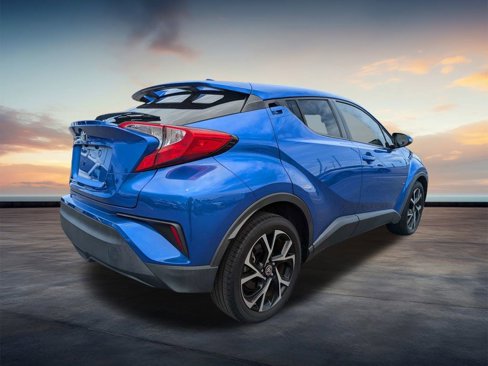Used 2021 Toyota C-HR XLE image 4