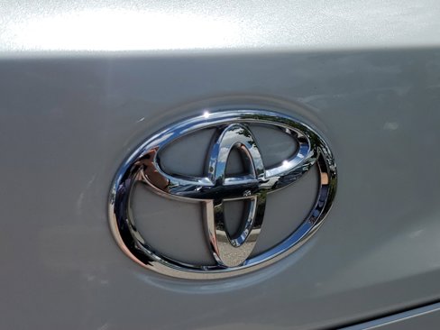 Used 2024 Toyota Corolla Cross XLE image 15