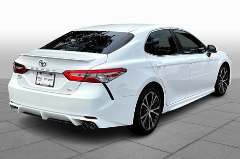 Certified 2018 Toyota Camry SE image 11