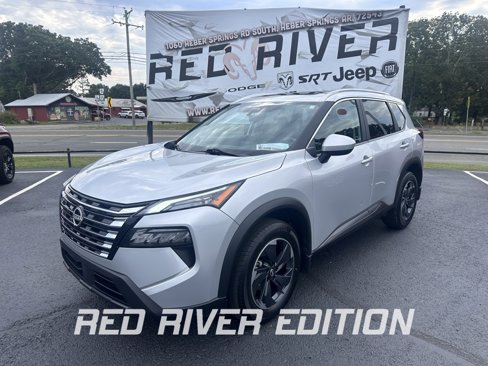 Used 2024 Nissan Rogue SV w/ SV Premium Package image 1