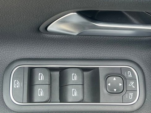 Certified 2022 Mercedes-Benz GLA 250 4MATIC image 27