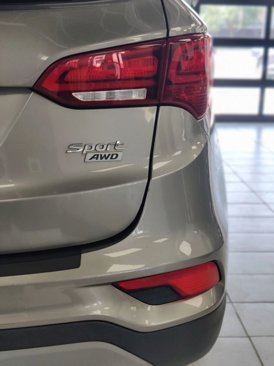 Used 2018 Hyundai Santa Fe Sport w/ 2.4L Value Package 02 image 9