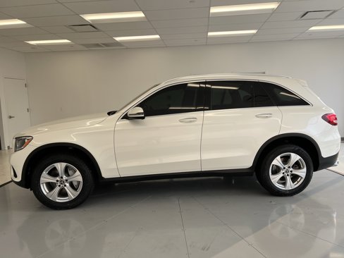 Used 2017 Mercedes-Benz GLC 300 4MATIC w/ Premium 1 Package image 4