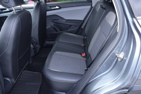 Certified 2022 Volkswagen Taos SE image 13