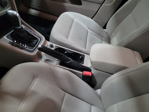 Used 2017 Volkswagen Golf S image 26