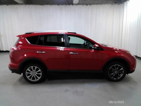 Used 2016 Toyota RAV4 Limited image 3