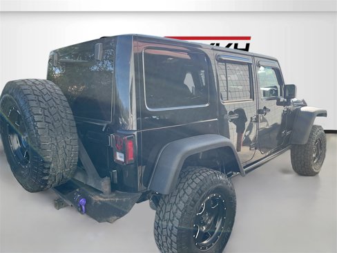 Used 2013 Jeep Wrangler Unlimited Sahara w/ Connectivity Group image 7
