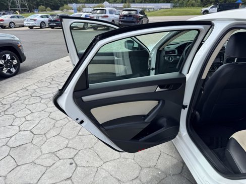 Used 2015 Volkswagen Passat TDI SE image 8