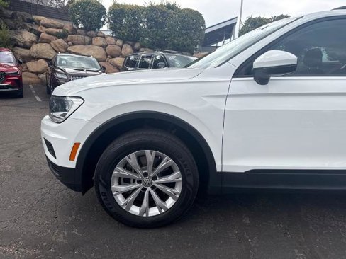 Used 2020 Volkswagen Tiguan S image 31