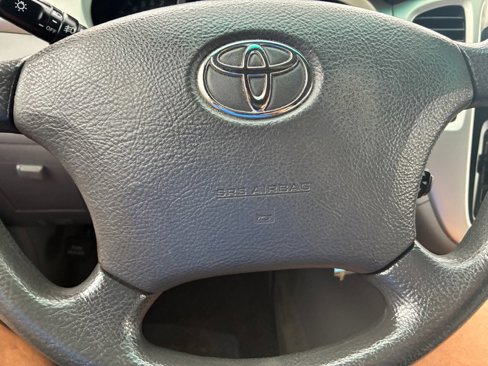 Used 2005 Toyota Highlander Limited image 9