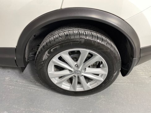Used 2017 Nissan Rogue Sport SV w/ SV Premium Package image 27