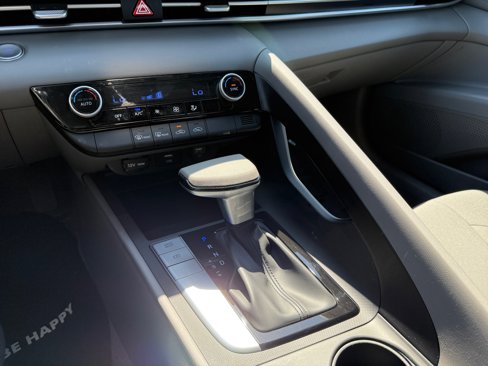 Certified 2023 Hyundai Elantra SEL image 13