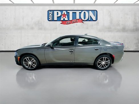 Used 2019 Dodge Charger SXT image 4