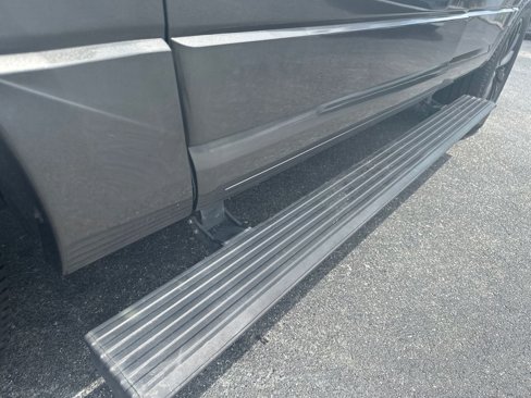Used 2017 Lincoln Navigator Select image 10