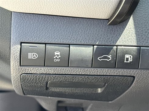 Used 2018 Toyota Camry XSE image 16