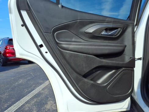 Used 2022 GMC Terrain SLE image 23