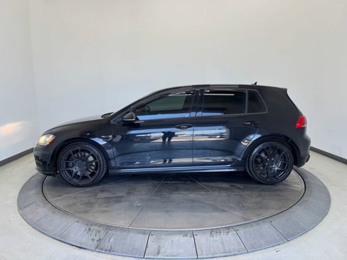 Used 2017 Volkswagen Golf R 4-Door image 14
