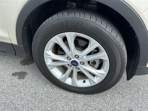 Used 2018 Ford Escape SE w/ SE Sync 3 Package image 11