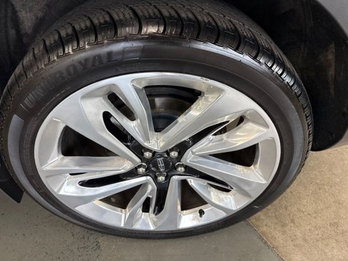 Used 2017 Lincoln MKX Reserve w/ Driver Assistance Package image 18