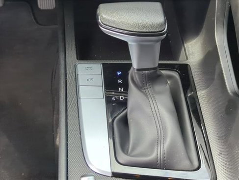 Used 2024 Hyundai Elantra SEL image 13