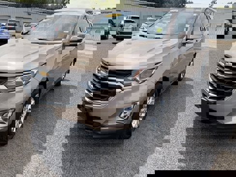 Used 2018 Chevrolet Equinox LT image 1