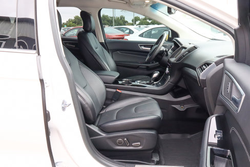 Used 2017 Ford Edge Titanium w/ Technology Package image 25