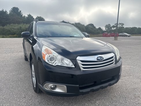 Used 2010 Subaru Outback 2.5i Premium w/ Popular Equipment Group 1B image 26