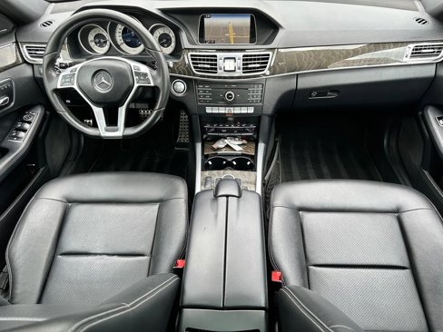 Used 2016 Mercedes-Benz E 350 4MATIC Sedan w/ Premium Package image 21