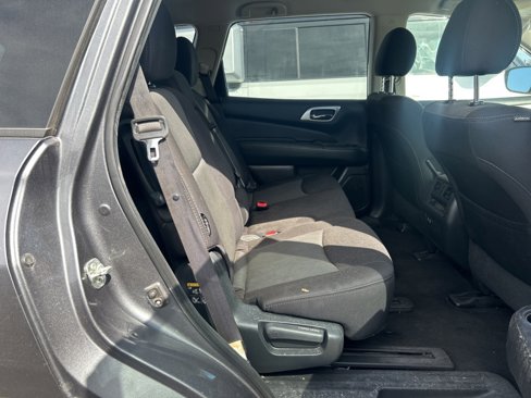 Used 2020 Nissan Pathfinder SV image 26