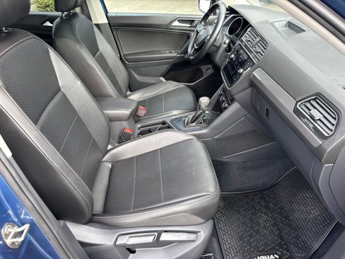 Used 2018 Volkswagen Tiguan SEL image 18