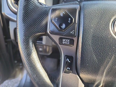 Used 2018 Toyota Tacoma TRD Sport image 18